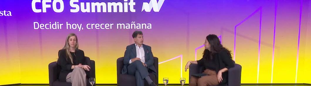 Descripción Jose Dapena, Director de la Maestría en Finanzas participó del panel "Estrategias de inversión"